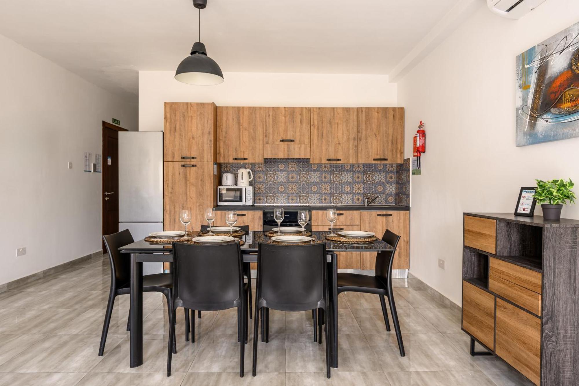 F11 Room 2, Private Room Two Single Beds Shared Bathroom In Shared Flat Msida Dış mekan fotoğraf