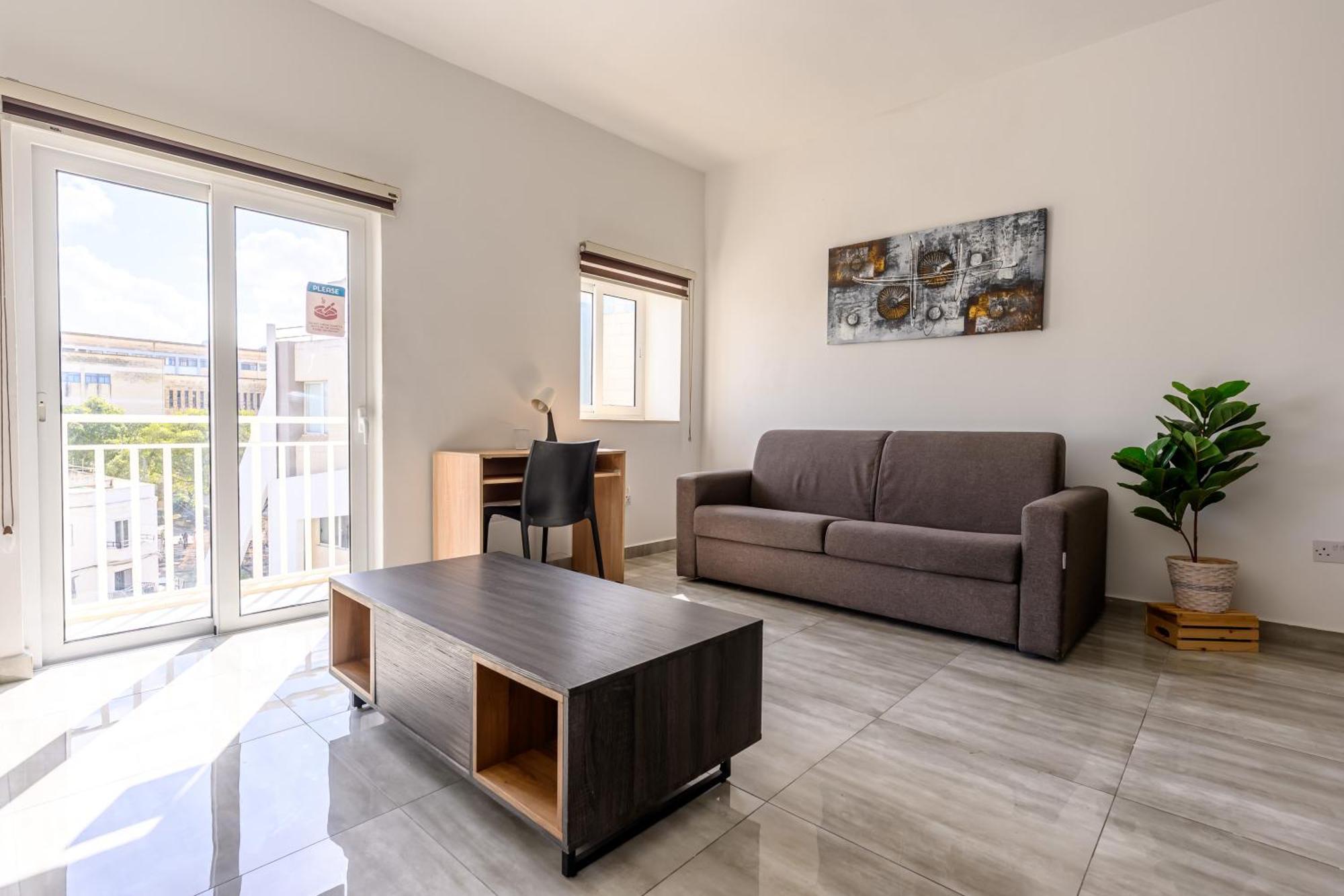 F11 Room 2, Private Room Two Single Beds Shared Bathroom In Shared Flat Msida Dış mekan fotoğraf