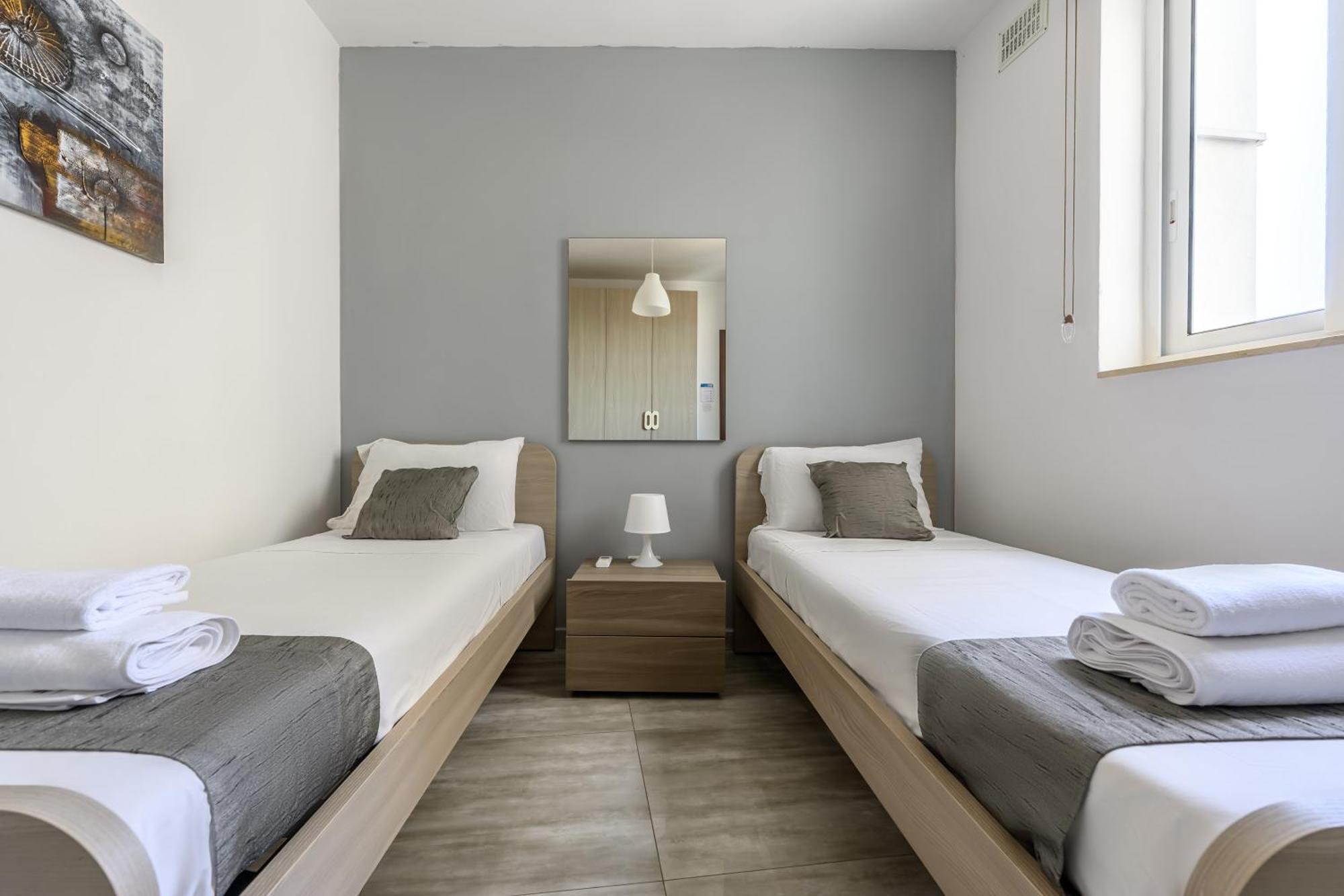 F11 Room 2, Private Room Two Single Beds Shared Bathroom In Shared Flat Msida Dış mekan fotoğraf